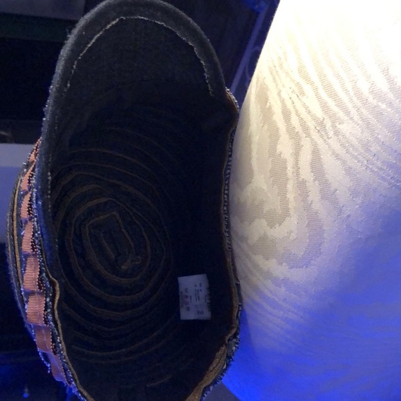 Strip hat - Picture 3 of 3